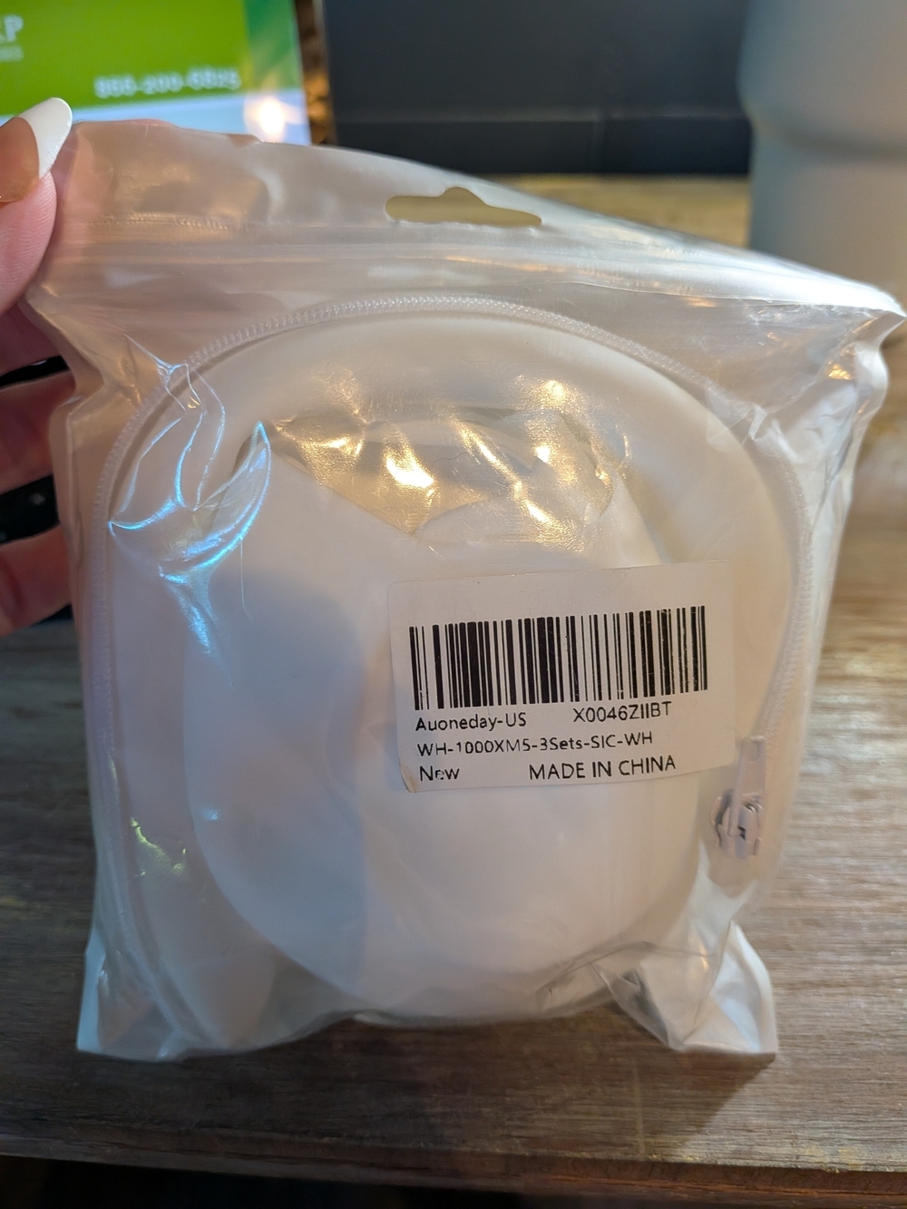 White Sony WH-1000XM5 Cover